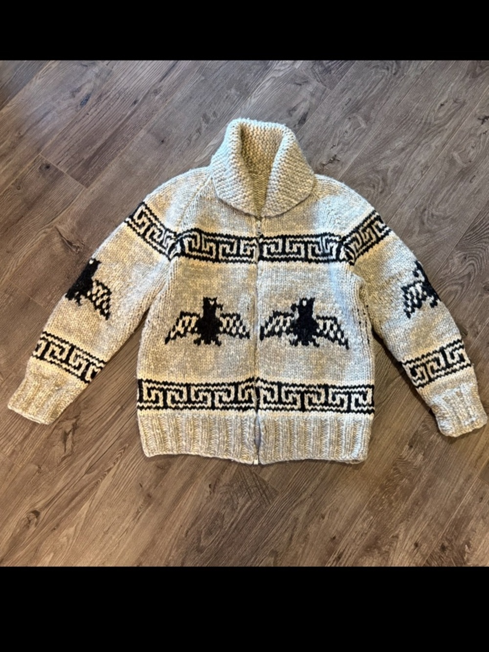 Vintage Wool Cowichan Siwash handknit sweater ThunderBird details 100% Wool
